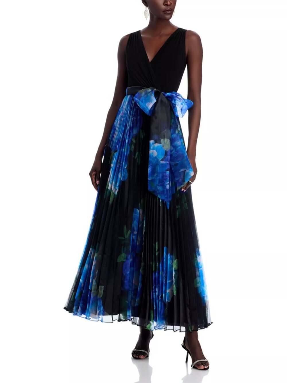 Eliza J Mixed Media V Neck Sleeveless Pleated Gown Size 6
